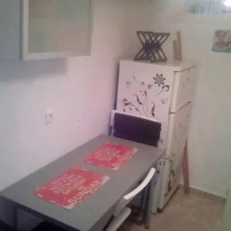 Luxurious 2 Bedroom Center In Apartment